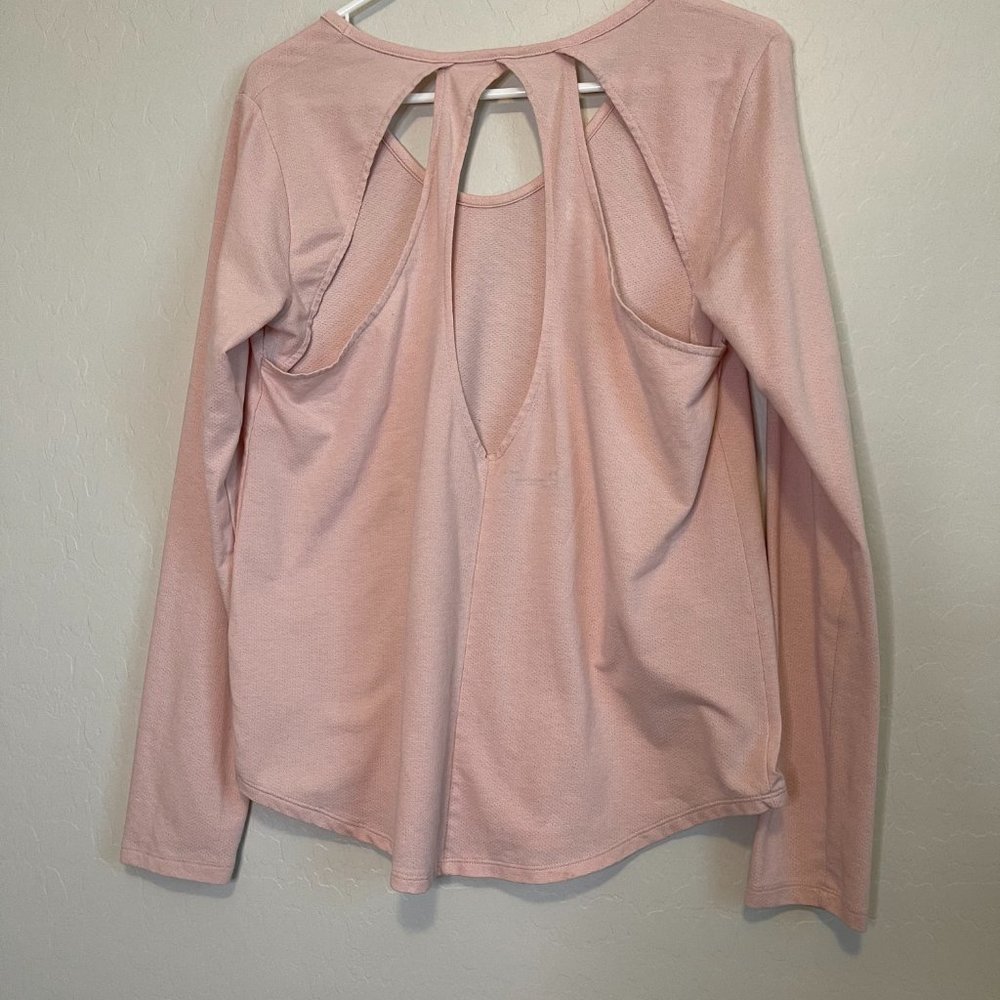 Under Armour Long Sleeve Active Top - Medium - Picture 4 of 8